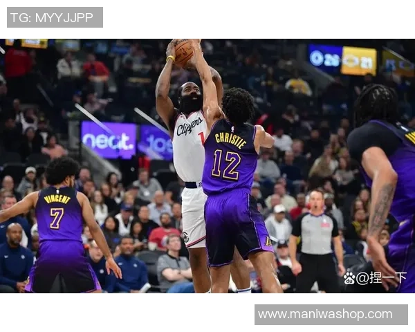 湖人队与太阳队激战正酣1月28日NBA精彩对决即将上演